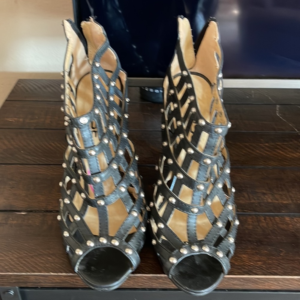 Pulse Shoes - Picture 4 of 8